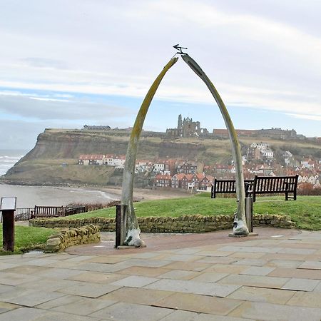 Downdinner Hill Whitby Exterior photo